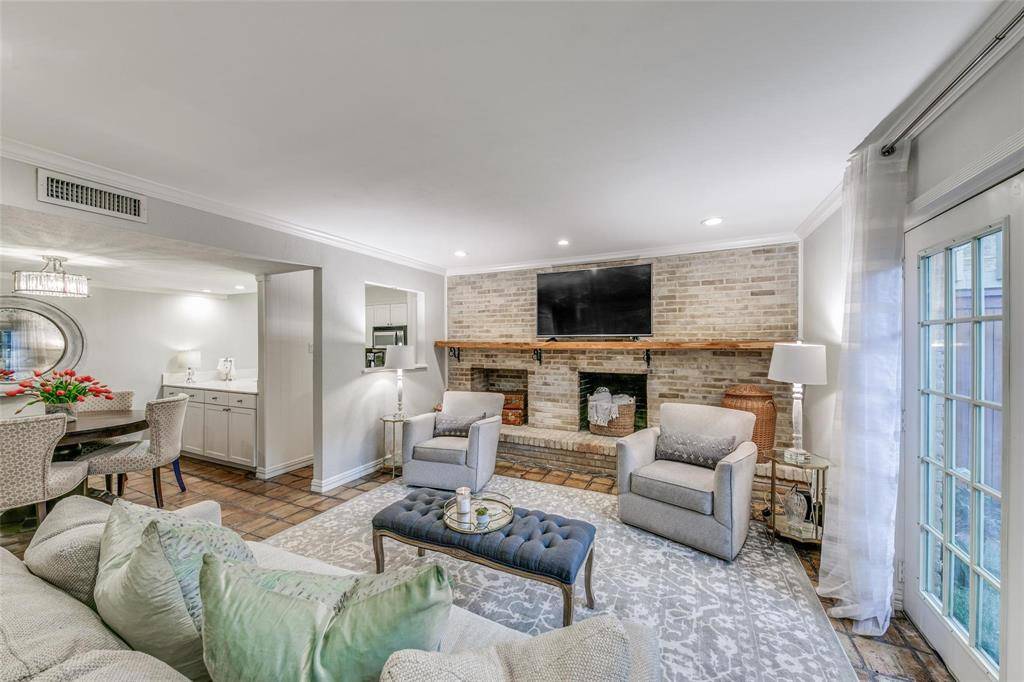 Dallas, TX 75206,5916 Birchbrook Drive #126
