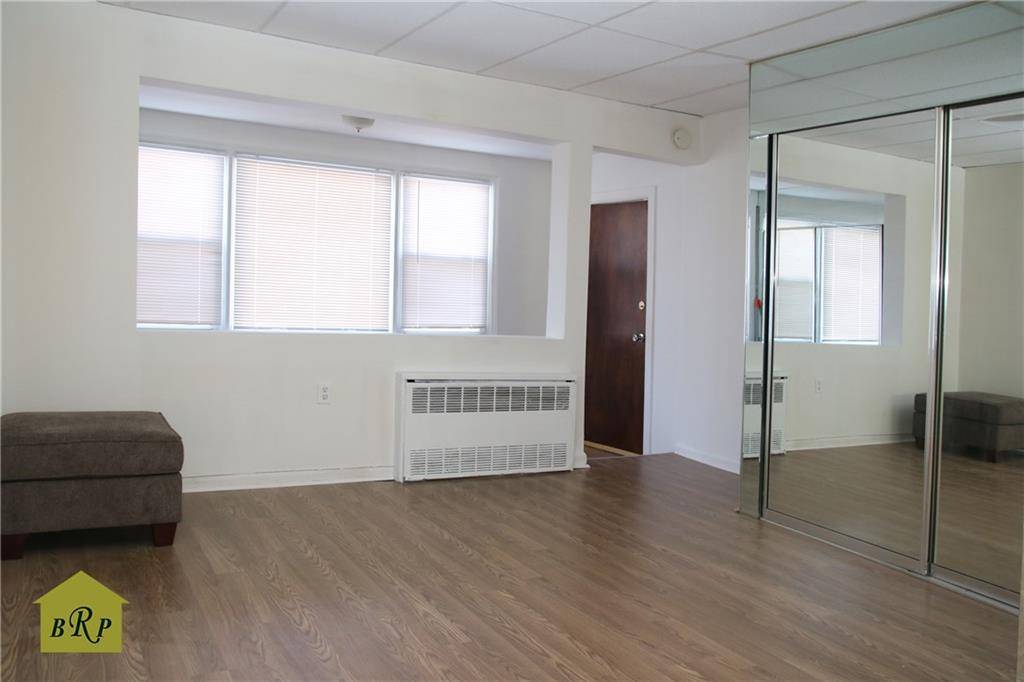Brooklyn, NY 11236,8906 Avenue L