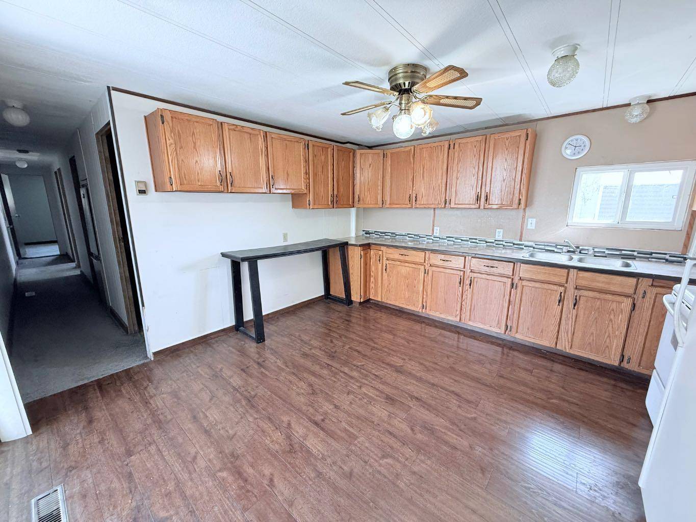 Consort, AB T0C1B0,5119 49 ST