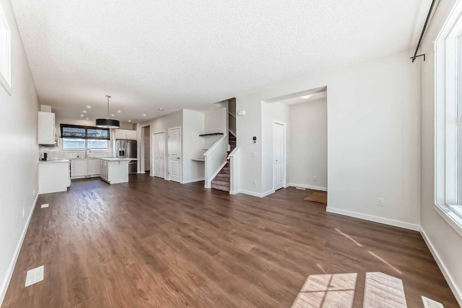 Calgary, AB T3M 2W7,80 Magnolia WAY Southeast