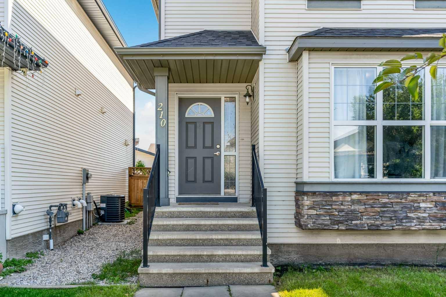 Calgary, AB T3M 0G7,210 Cranberry PL Southeast