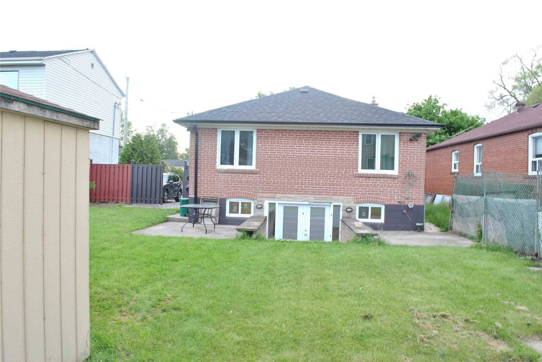 Toronto E03, ON M4B 2J4,985 Victoria Park AVE #Bsmt 1+1