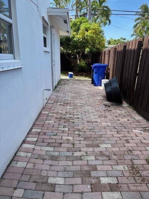 Fort Lauderdale, FL 33301,1637 NE 5th St #2