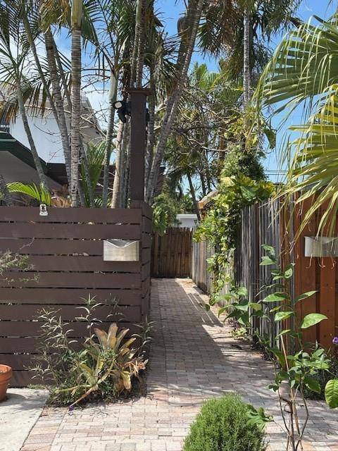 Fort Lauderdale, FL 33301,1637 NE 5th St #2