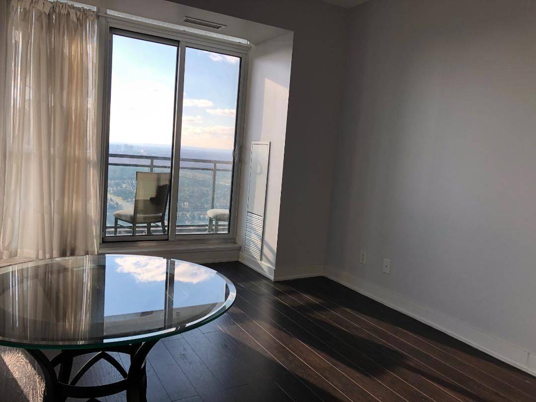 Mississauga, ON L5B 0E9,4070 Confederation Pkwy #4405