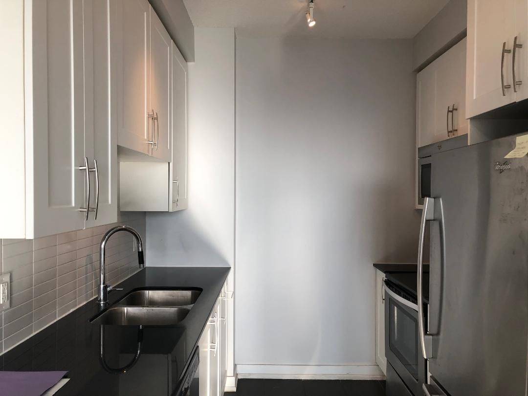 Mississauga, ON L5B 0E9,4070 Confederation Pkwy #4405