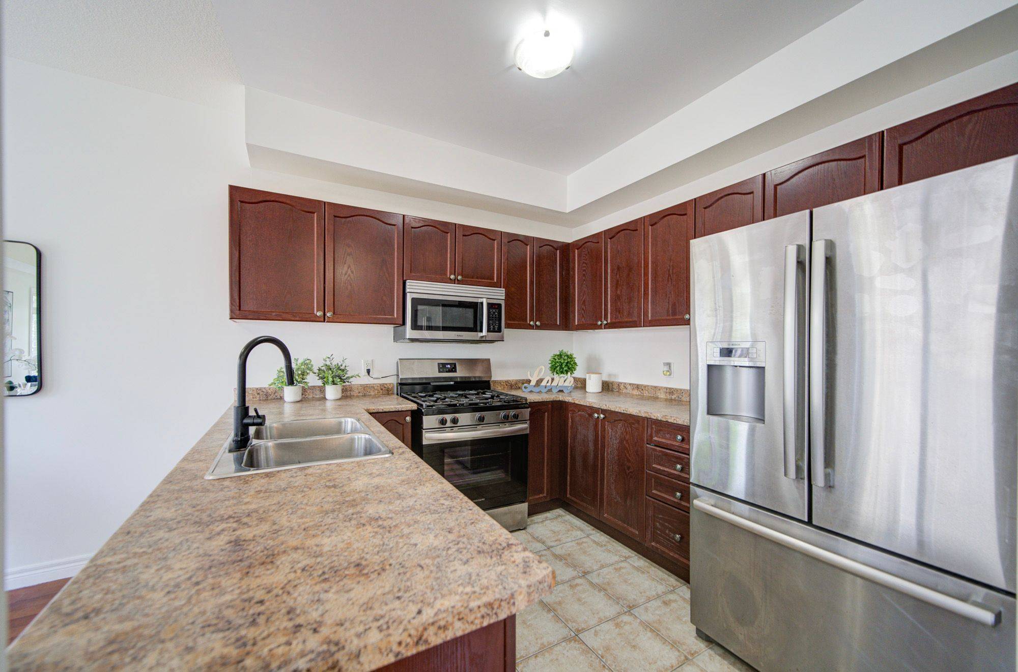 Hamilton, ON L9B 0C6,6 Atessa DR #1