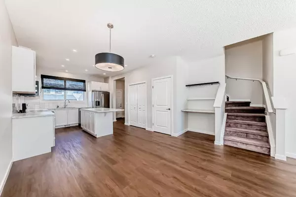 Calgary, AB T3M 2W7,80 Magnolia WAY SE