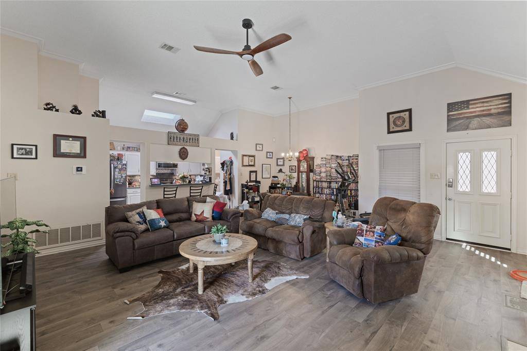 Grand Prairie, TX 75052,1141 Meadow Park Lane