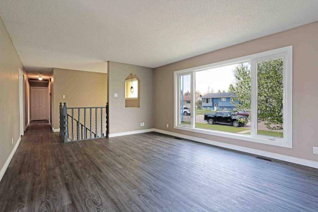 Brooks, AB T1R 0A4,31 Wildrose CRES W