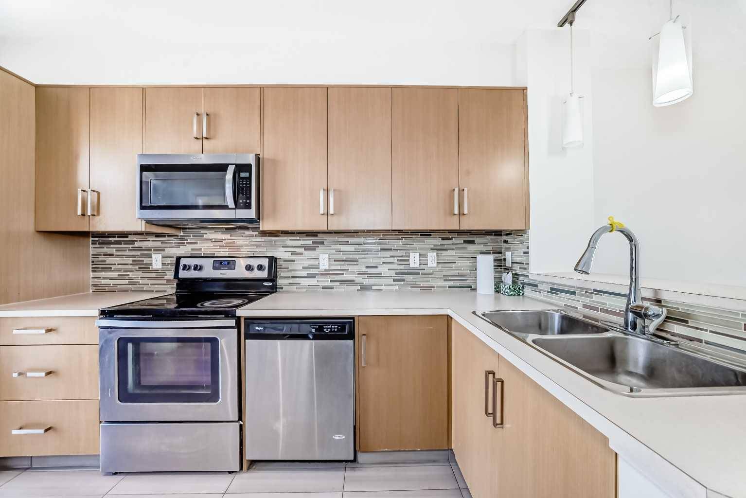 Calgary, AB T2X 0Y4,399 Walden DR Southeast