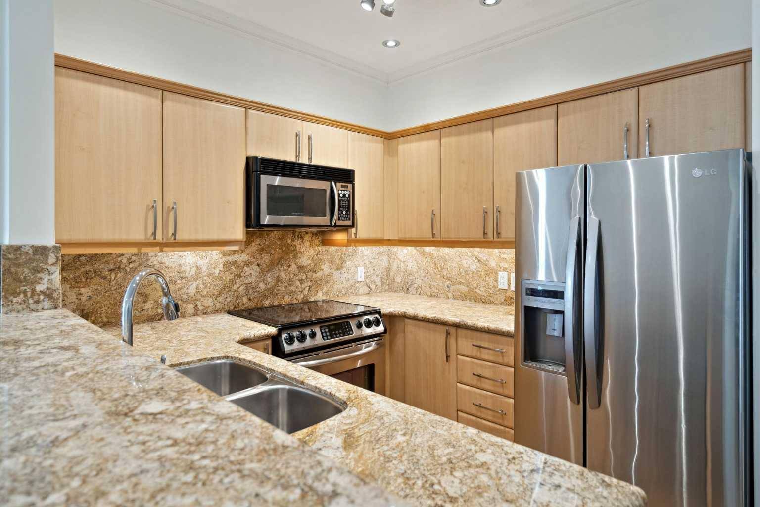 Calgary, AB T2R 1R8,881 15 AVE Southwest #411