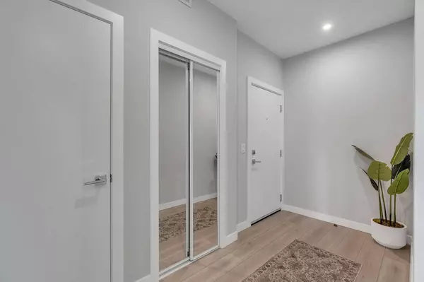 Calgary, AB T3B 6J9,383 smith ST NW #425