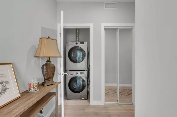 Calgary, AB T3B 6J9,383 smith ST NW #425