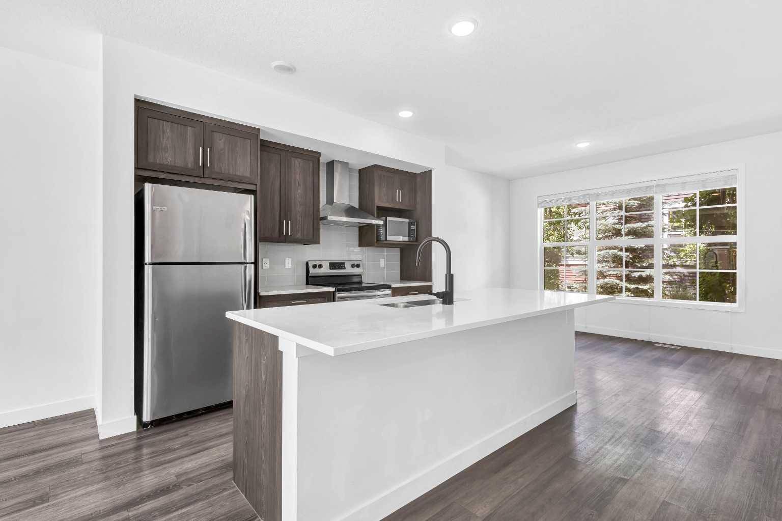 210 Silverado Skies Common Southwest, Calgary, AB T2X 0J3