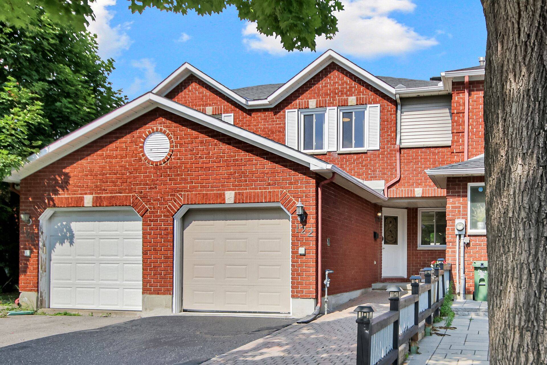 122 Woodbury CRES, Hunt Club - South Keys And Area, ON K2J 3M2