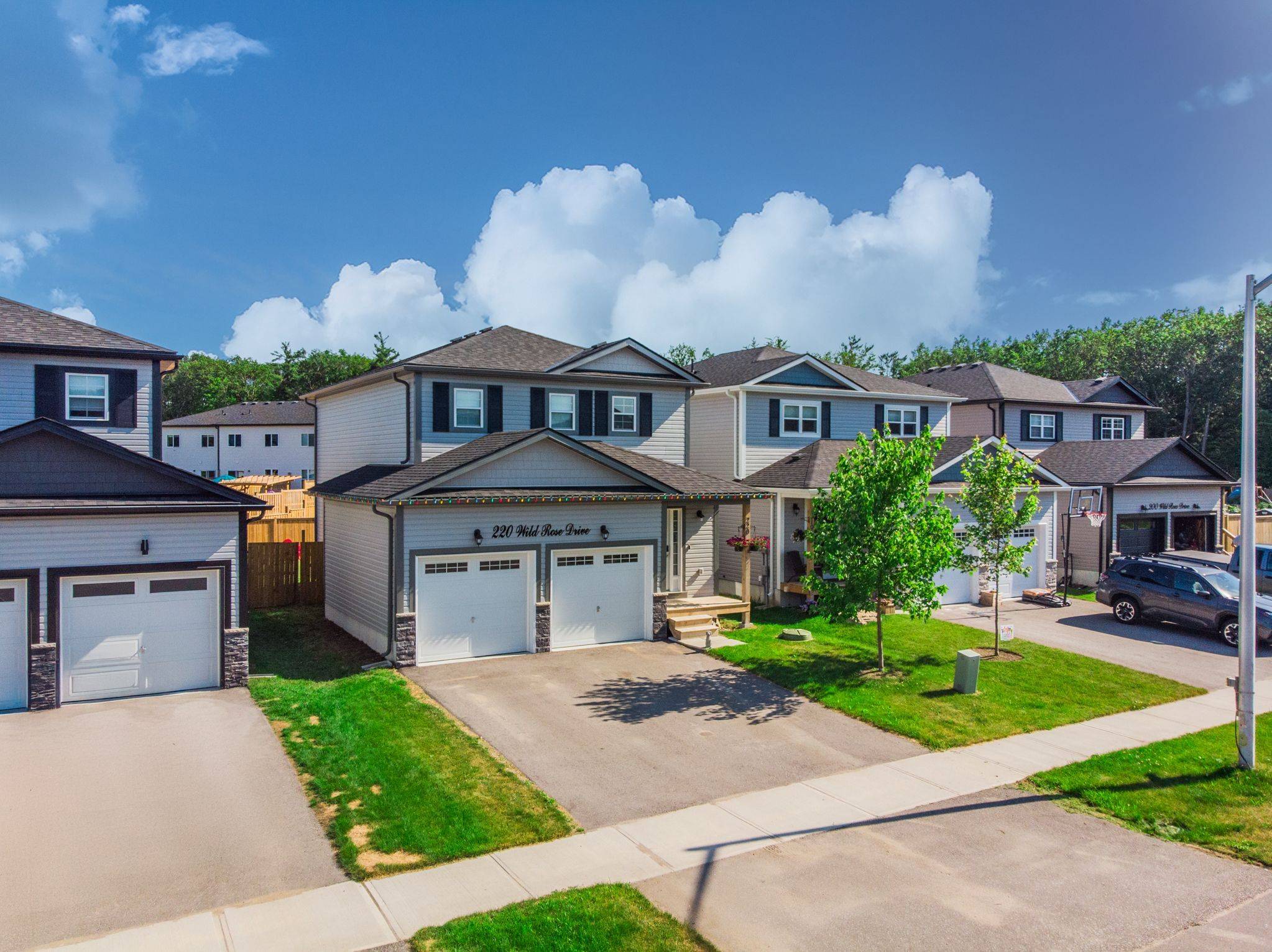 220 Wild Rose DR, Gravenhurst, ON P1P 0B4