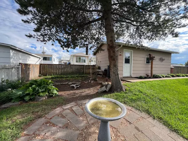 Drumheller, AB T0J0Y3,599 3 AVE West