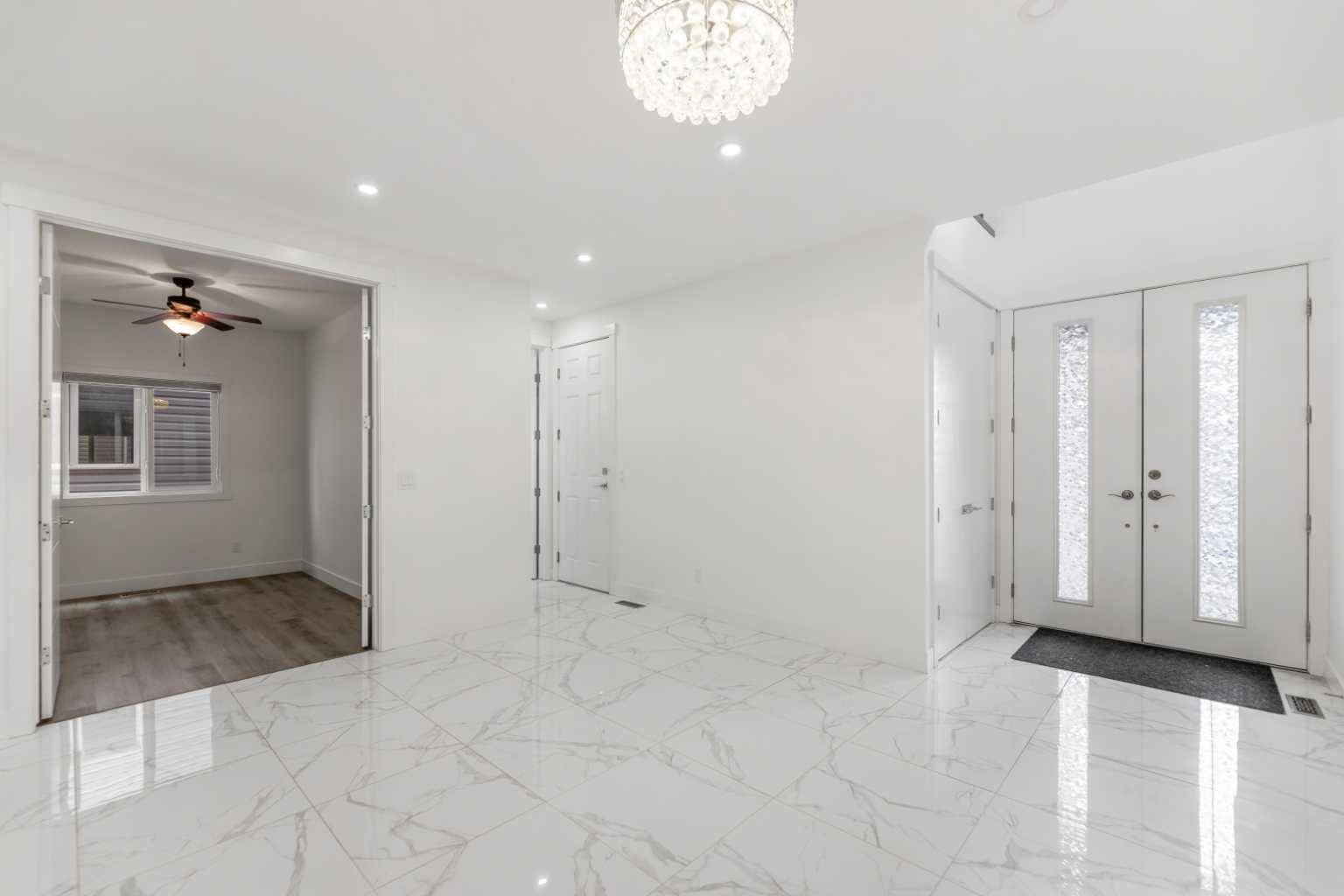Calgary, AB T3J 0Z2,382 Saddlecrest CIR NE