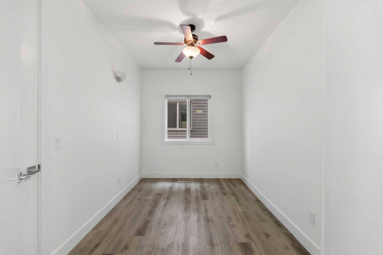 Calgary, AB T3J 0Z2,382 Saddlecrest CIR NE