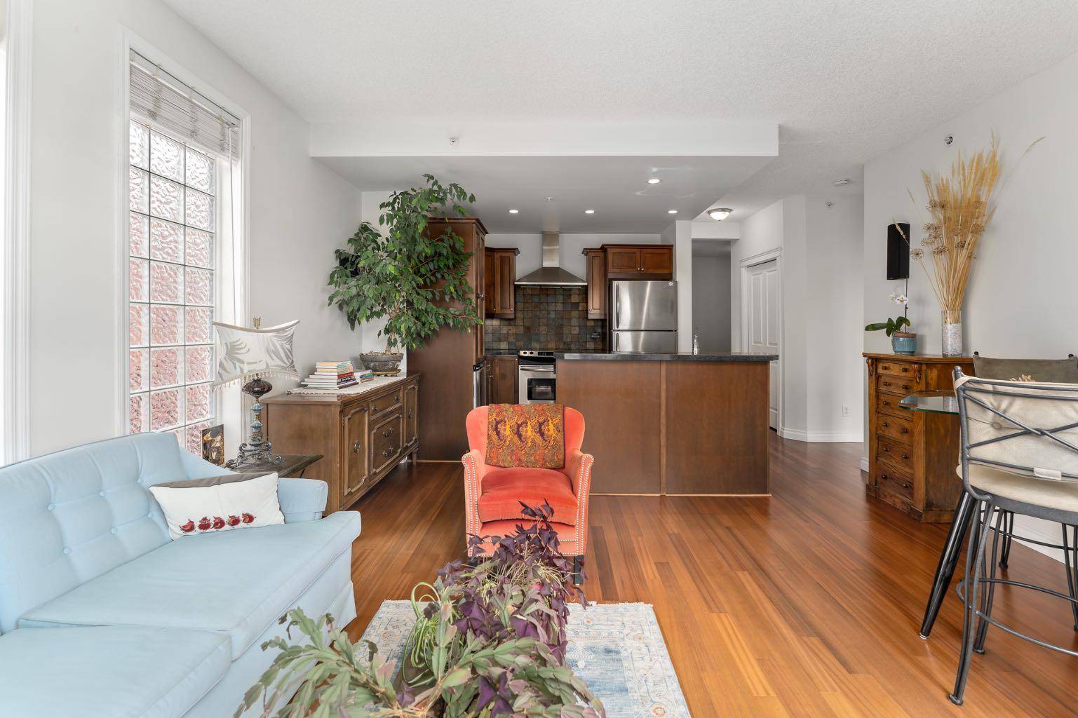 Calgary, AB T2E3W8,716 5 ST NE #401