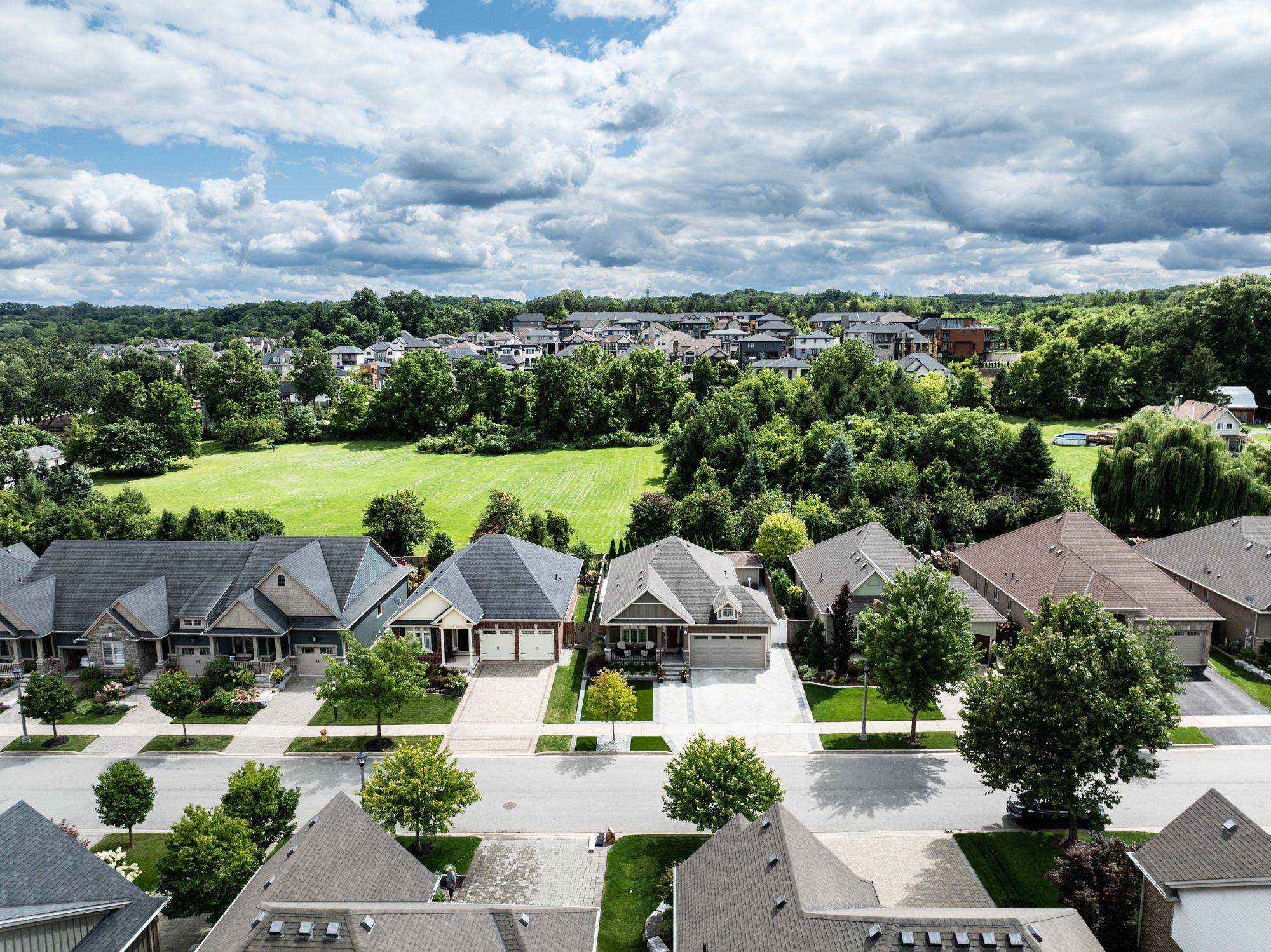 Niagara-on-the-lake, ON L0S 1J1,27 HICKORY AVE