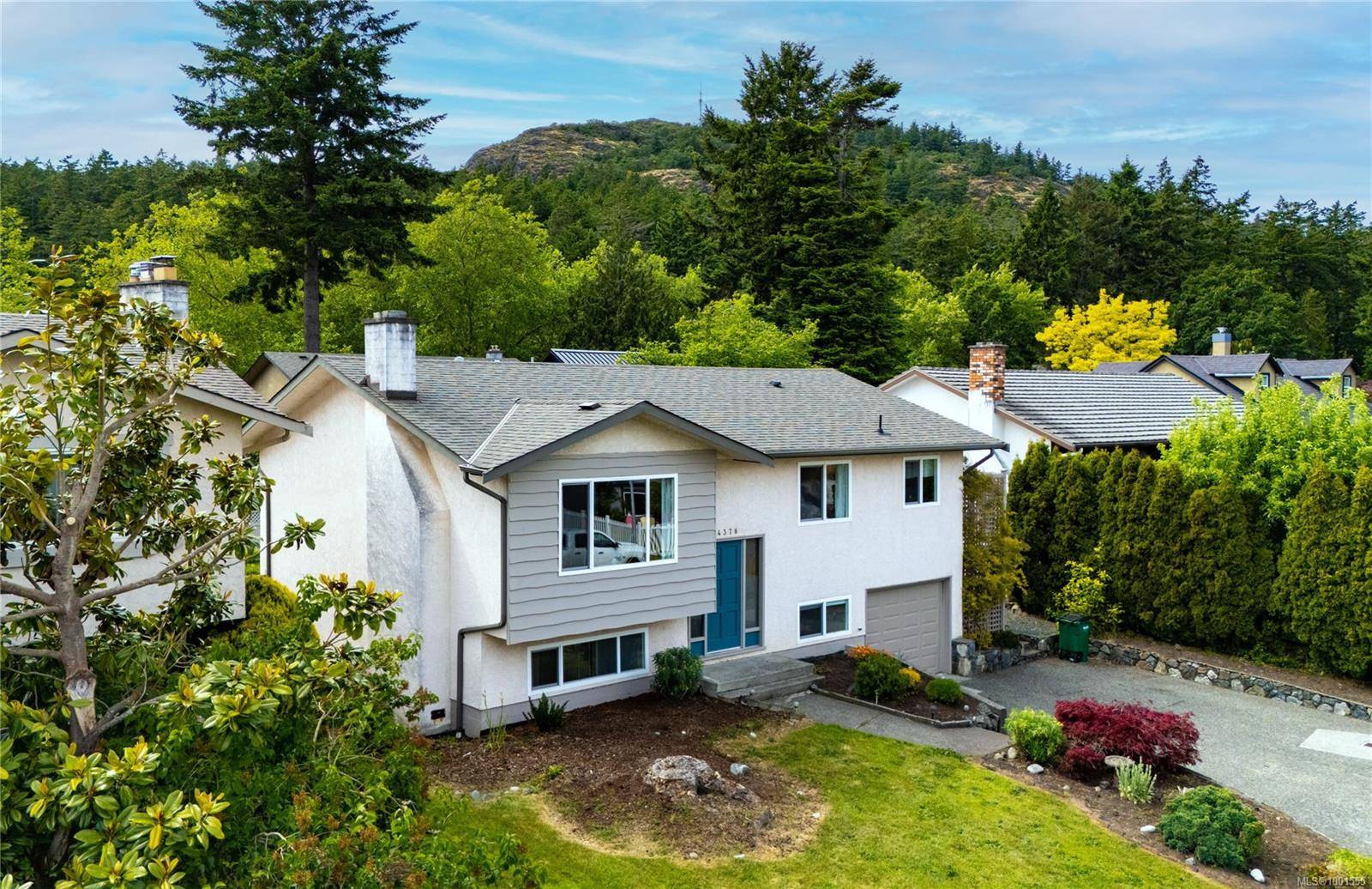 4378 Fieldmont Pl, Saanich, BC V8N 4Z3