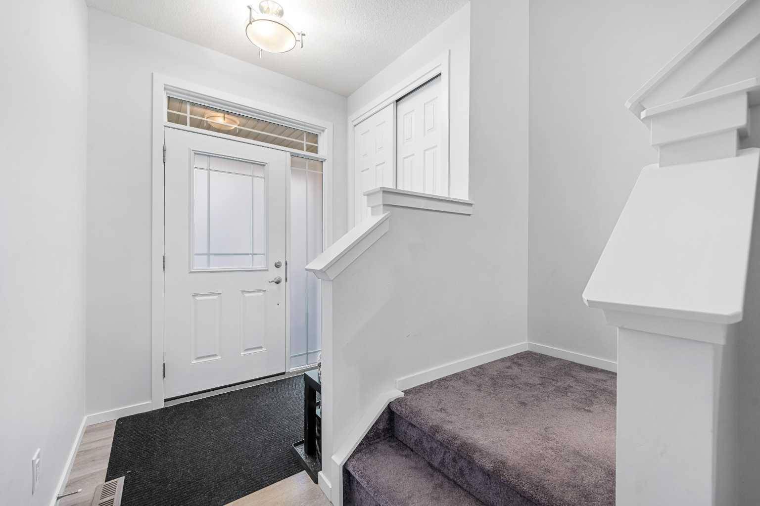 Calgary, AB T2X 4X3,281 Yorkville RD Southwest