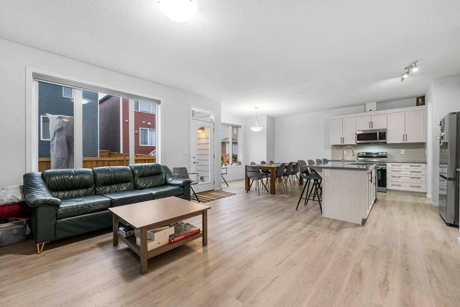 Calgary, AB T2X 4X3,281 Yorkville RD Southwest