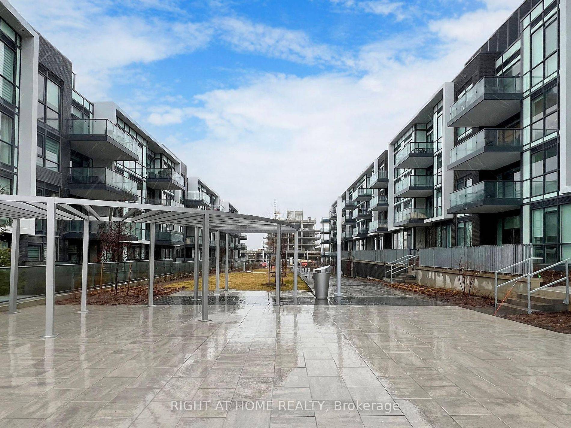 Innisfil, ON L9S 0R5,415 Sea Ray AVE #224