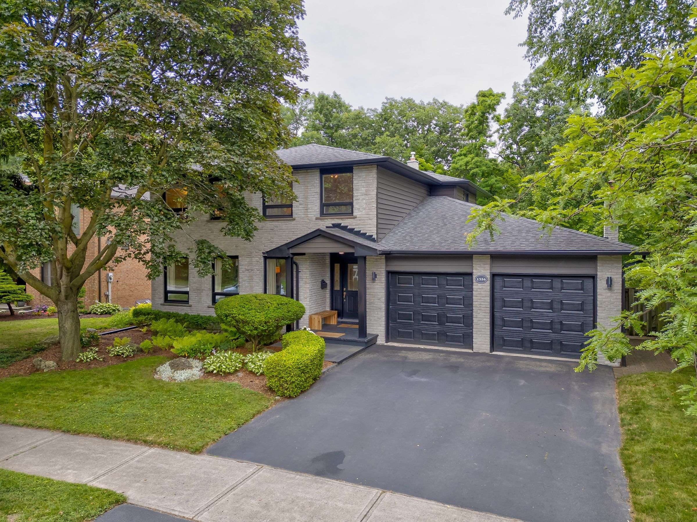 1354 Edgeware RD, Oakville, ON L6H 3C4