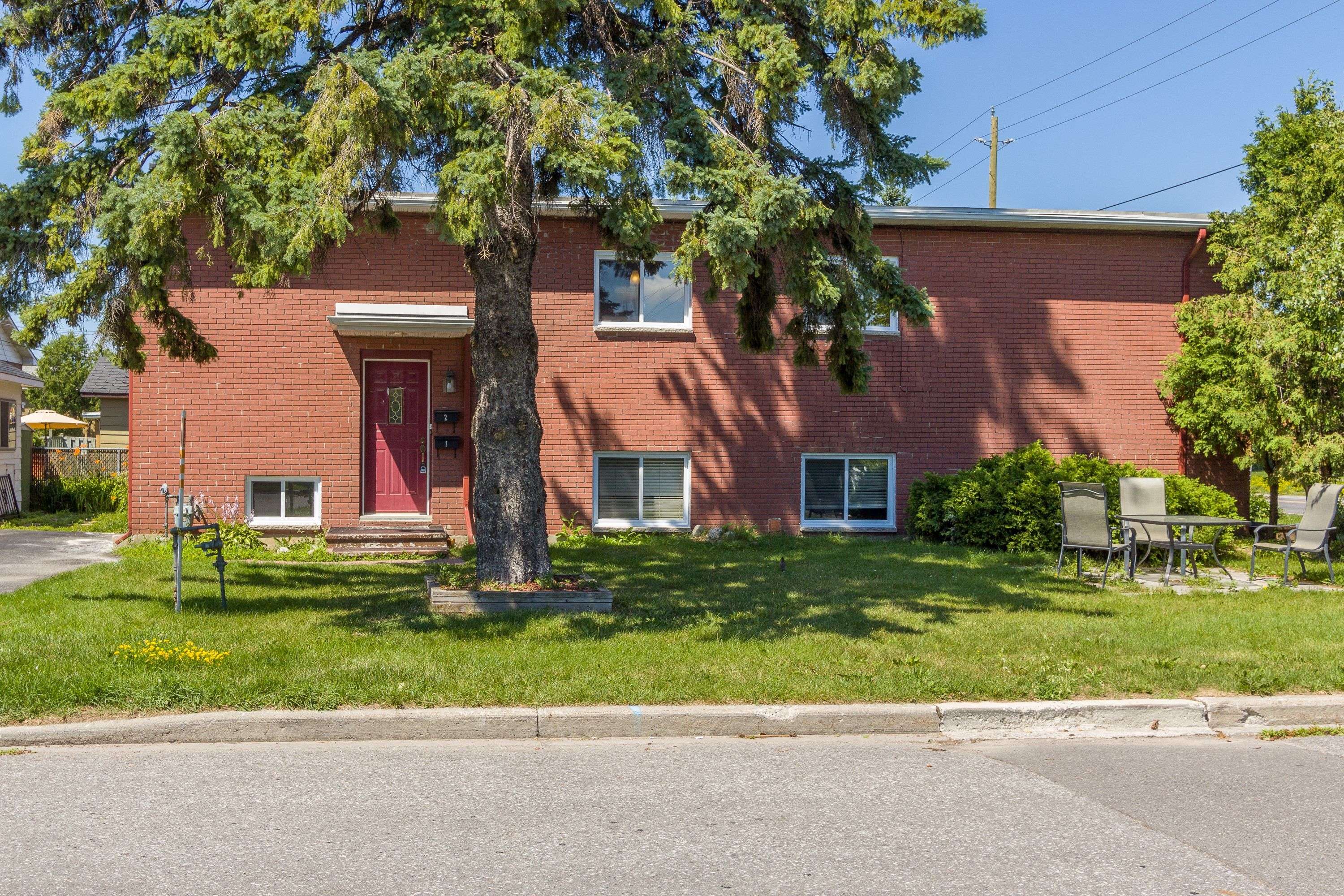 Alta Vista And Area, ON K1G 0B8,392 Tremblay RD