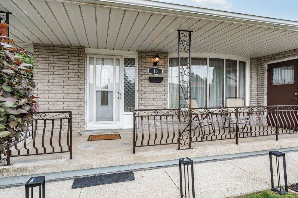Hamilton, ON L8E 3K2,16 Evelyn ST