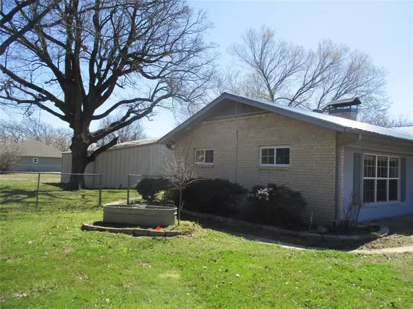 Gun Barrel City, TX 75156,111 Holiday Drive