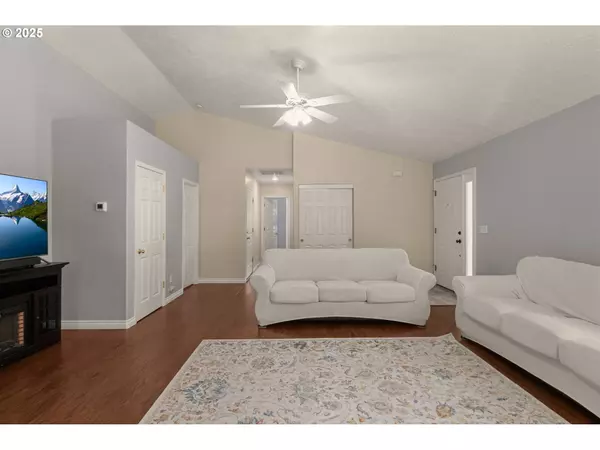 Sandy, OR 97055,19026 BARRINGTON AVE