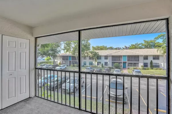 9875 PINEAPPLE TREE Drive #208, Boynton Beach, FL 33436