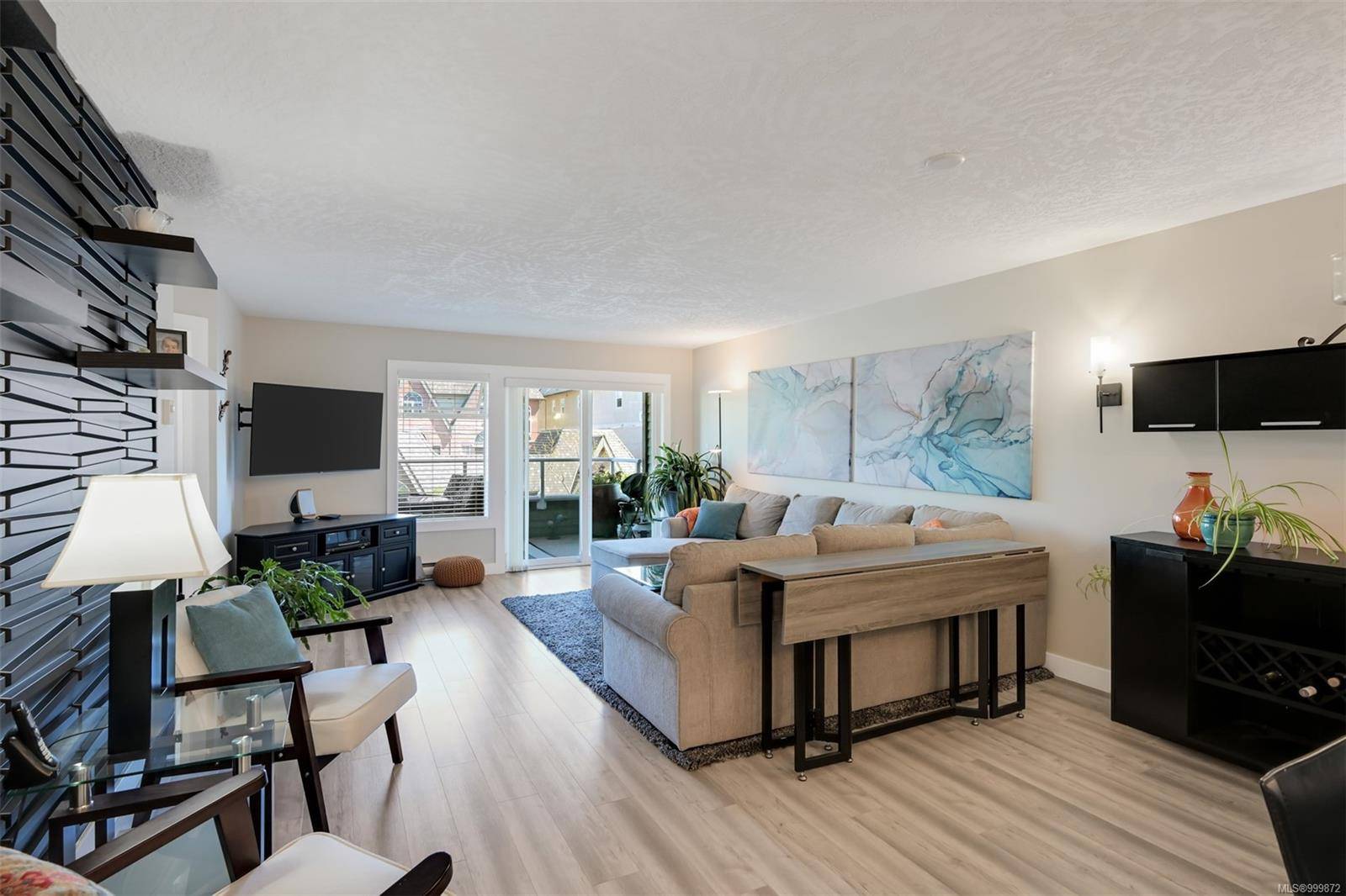 Sidney, BC V8L 3C4,9710 Second St #203