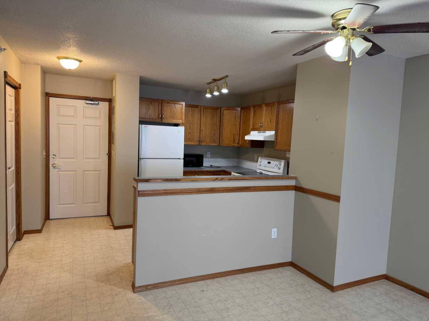 Olds, AB T4H 1V7,5026 49 ST #208