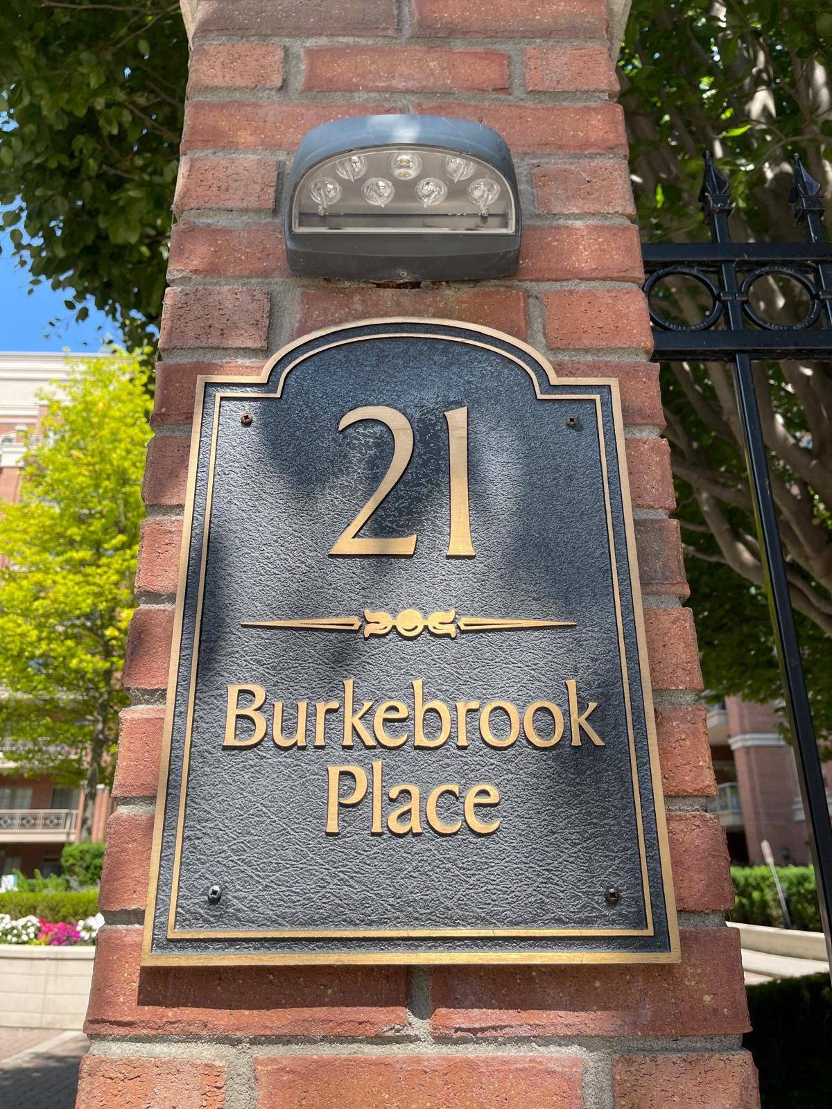 Toronto C12, ON M4G 0A2,21 Burkebrook PL #413
