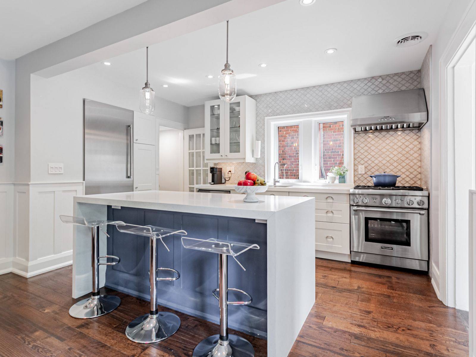 Toronto C04, ON M4R 1P4,199 Glengrove AVE W