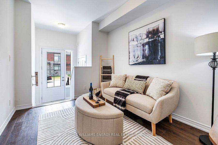 Oshawa, ON L1L 0R9,1052 Lockie DR