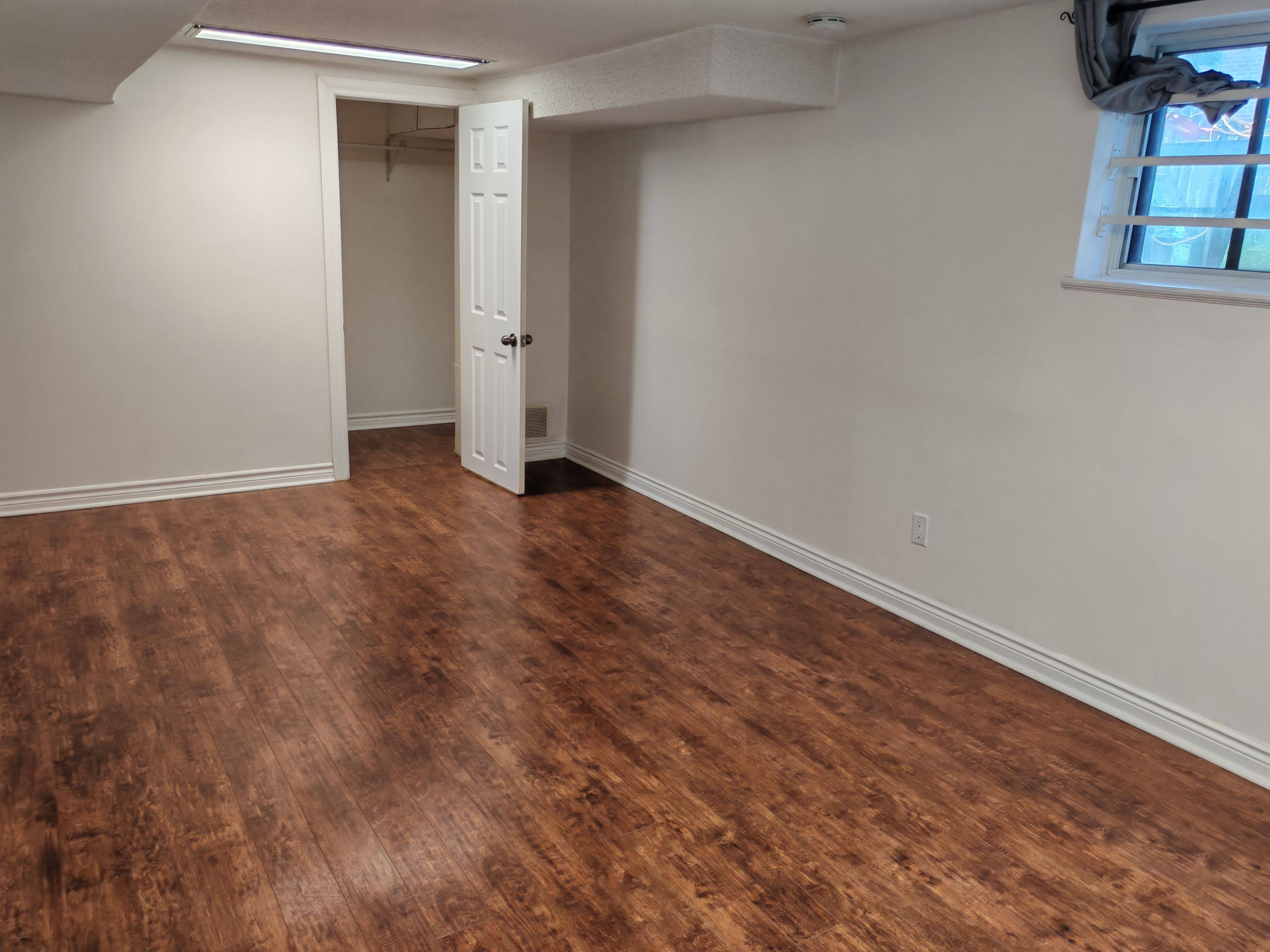 Toronto W04, ON M6M 1Y1,116 Lonborough AVE #Lower