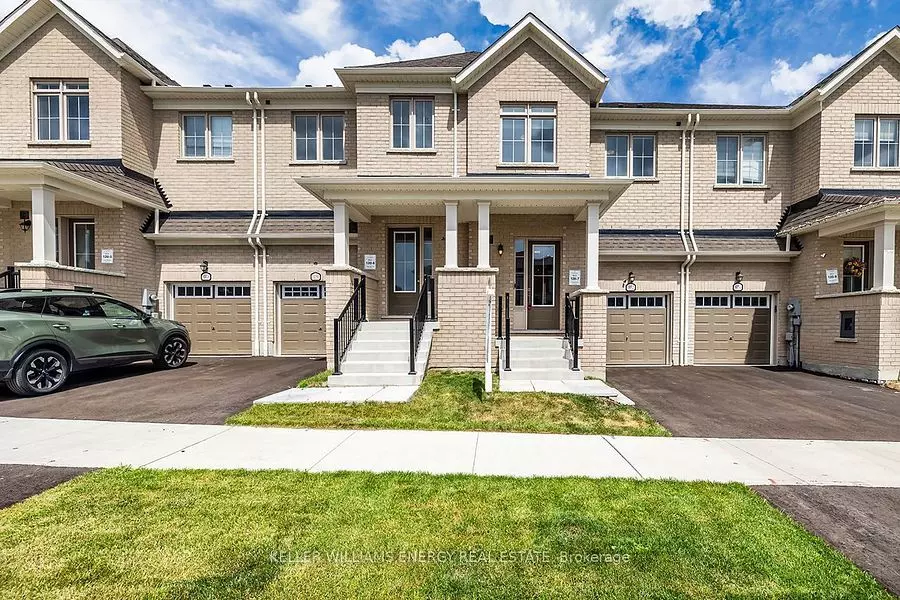 Oshawa, ON L1L 0R9,1052 Lockie DR