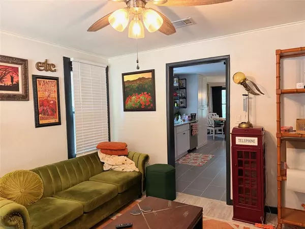 Haltom City, TX 76117,1318 Oakview Street
