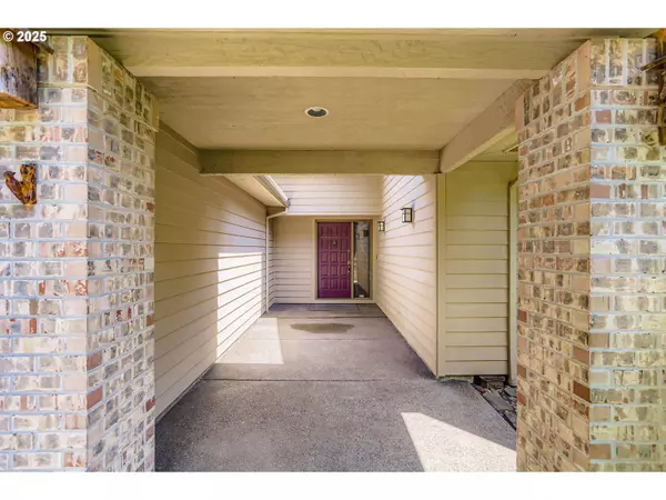 Portland, OR 97219,10624 SW 14TH DR