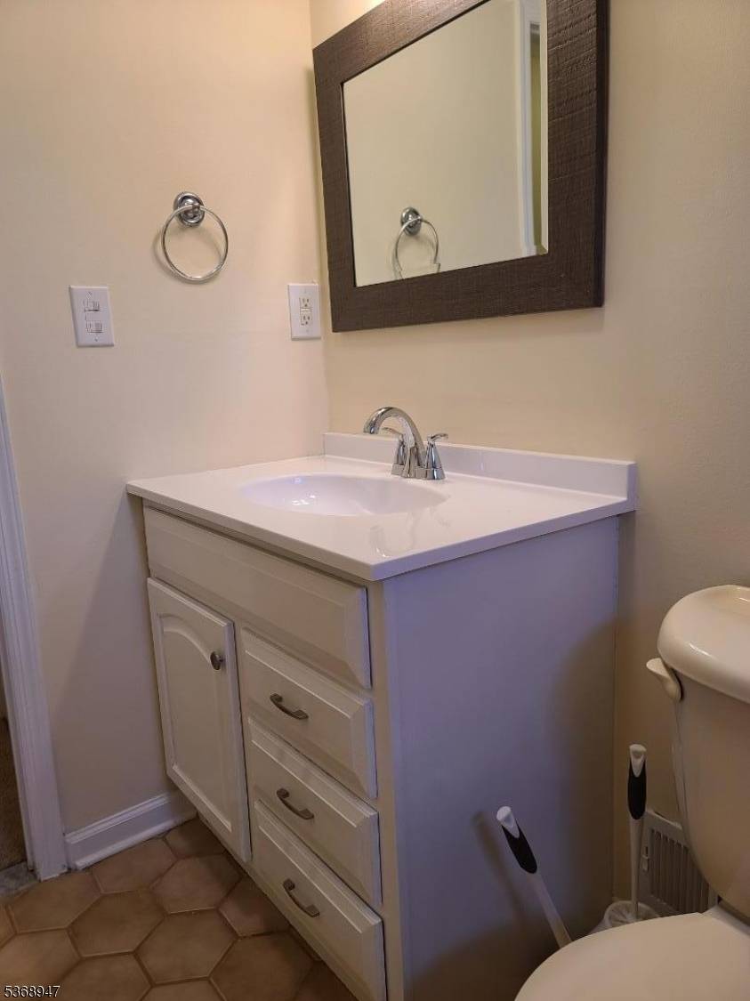 Hillsborough Twp., NJ 08844,609-B Marlborough Common