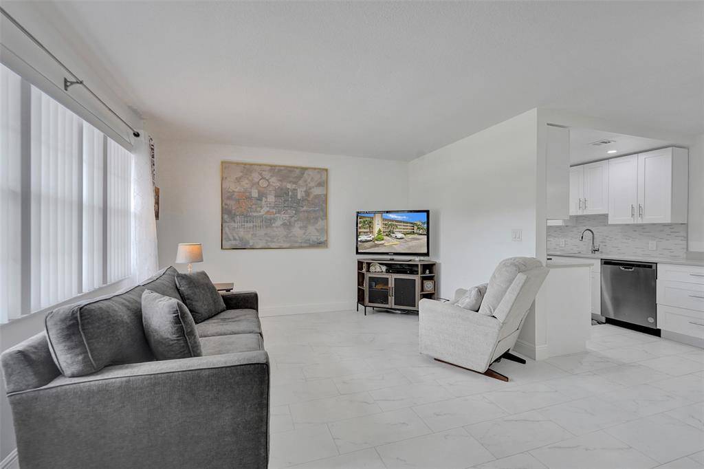 Coconut Creek, FL 33066,2401 Antigua Cir #E2