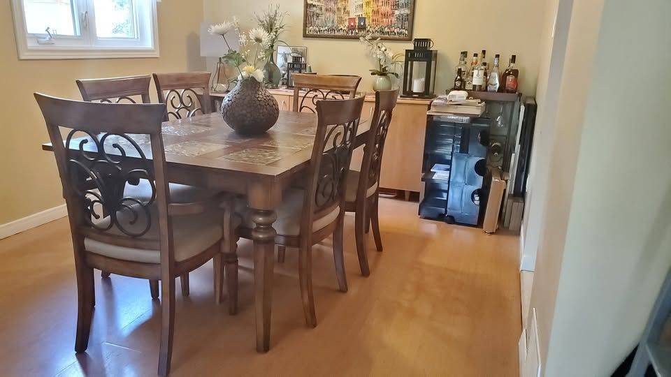 Mississauga, ON L5J 4H3,2406 Poplar CRES