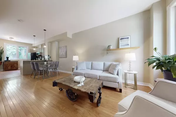 Toronto E03, ON M4C 5S9,99 Goodwood Park CT #12