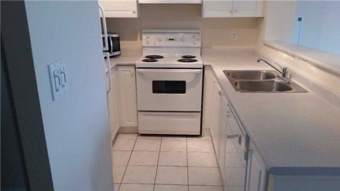 Toronto C07, ON M2N 6Z6,23 Lorraine DR #312
